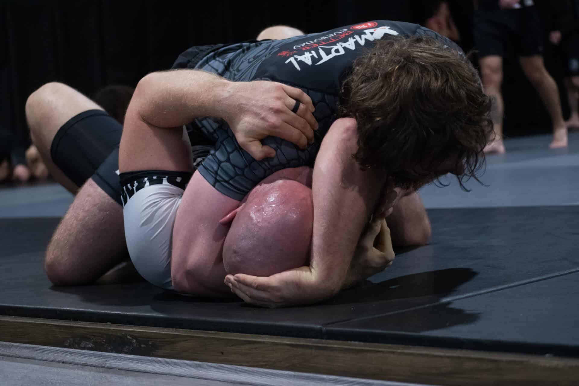 Head Arm Choke