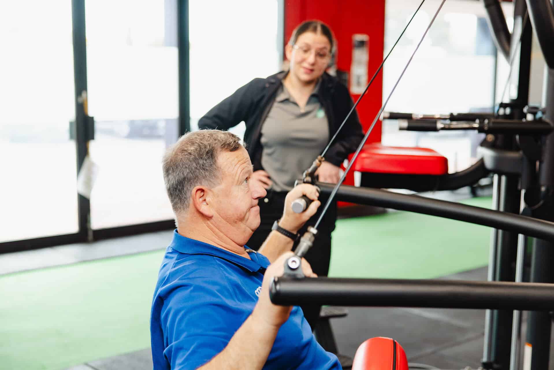 Man doing Lat pulldown